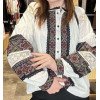Вишиванка молочна з мереживом і яскравим орнаментом