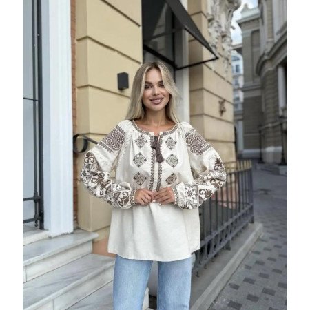 Вишиванка бежева з коричневим орнаментом